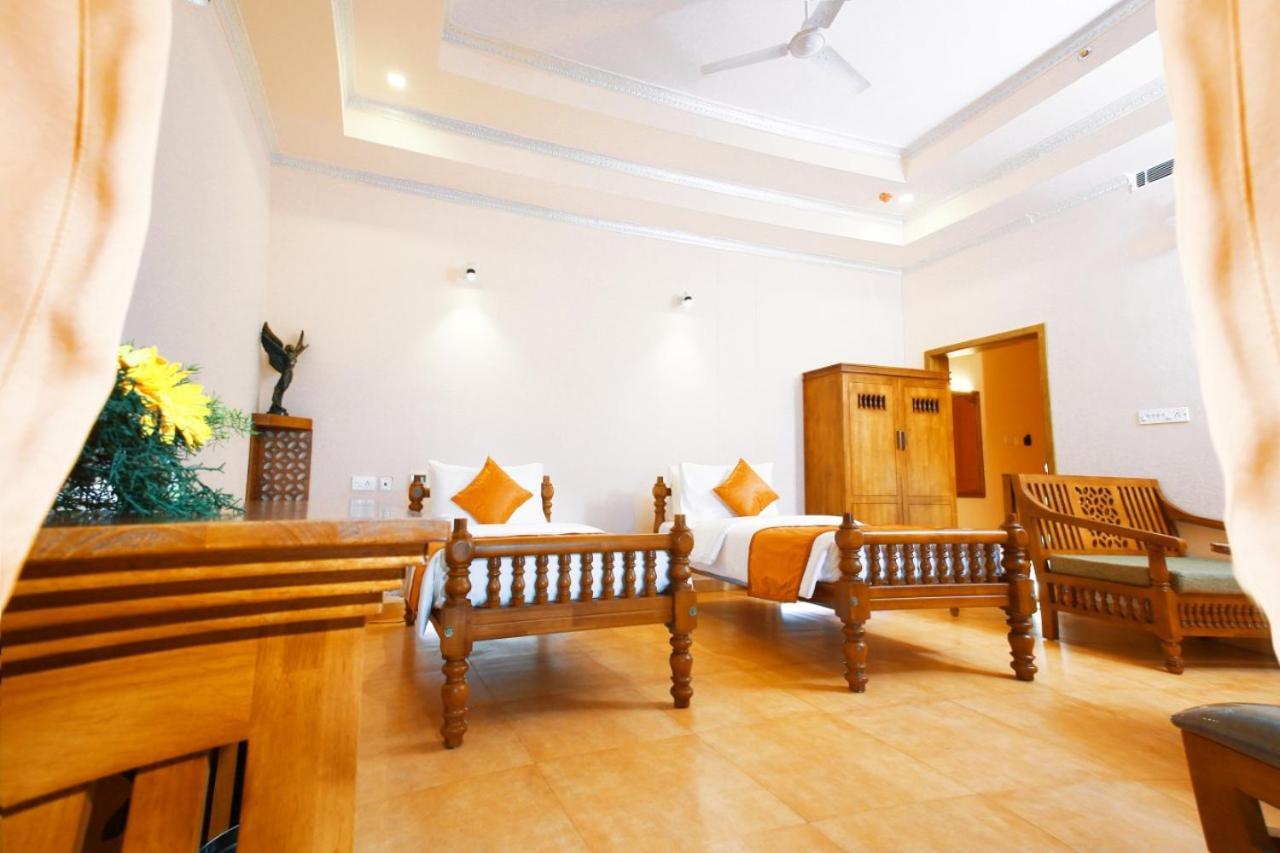 Krishna Beach Resort Kannur Esterno foto