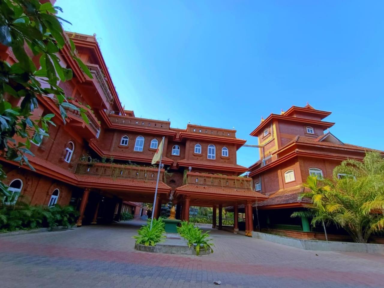 Krishna Beach Resort Kannur Esterno foto